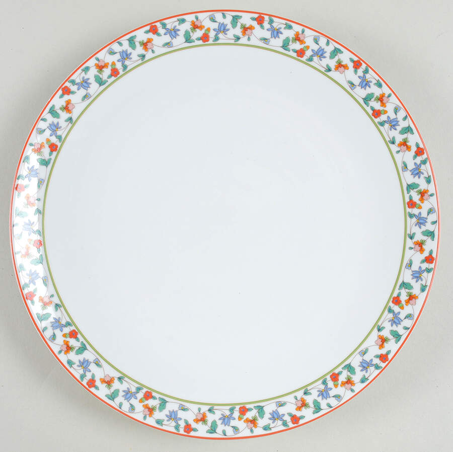 Petite Fleur Dinner Plate by Studio Nova-1