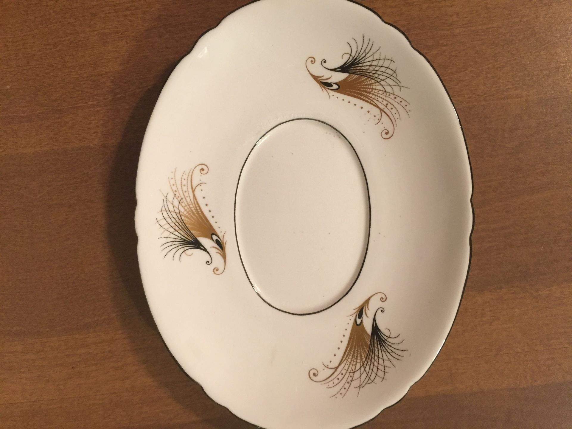 979-8 Saucer by Shelley-1