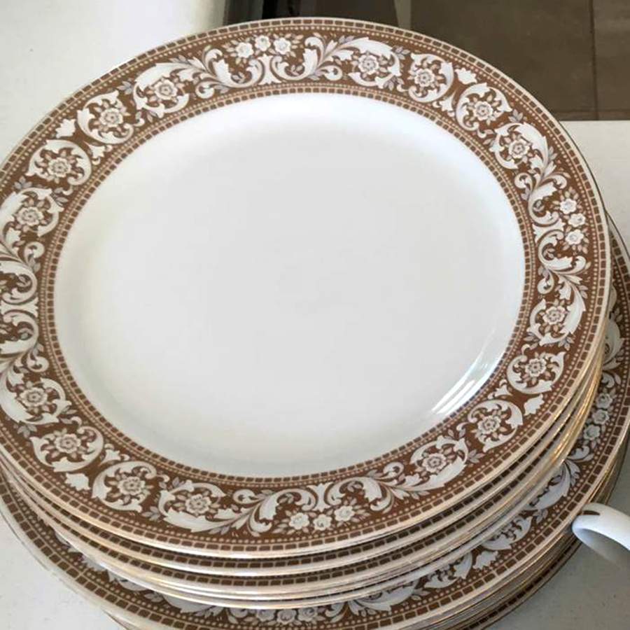 Regal Dinner Plate by Seyei Toki Co-1
