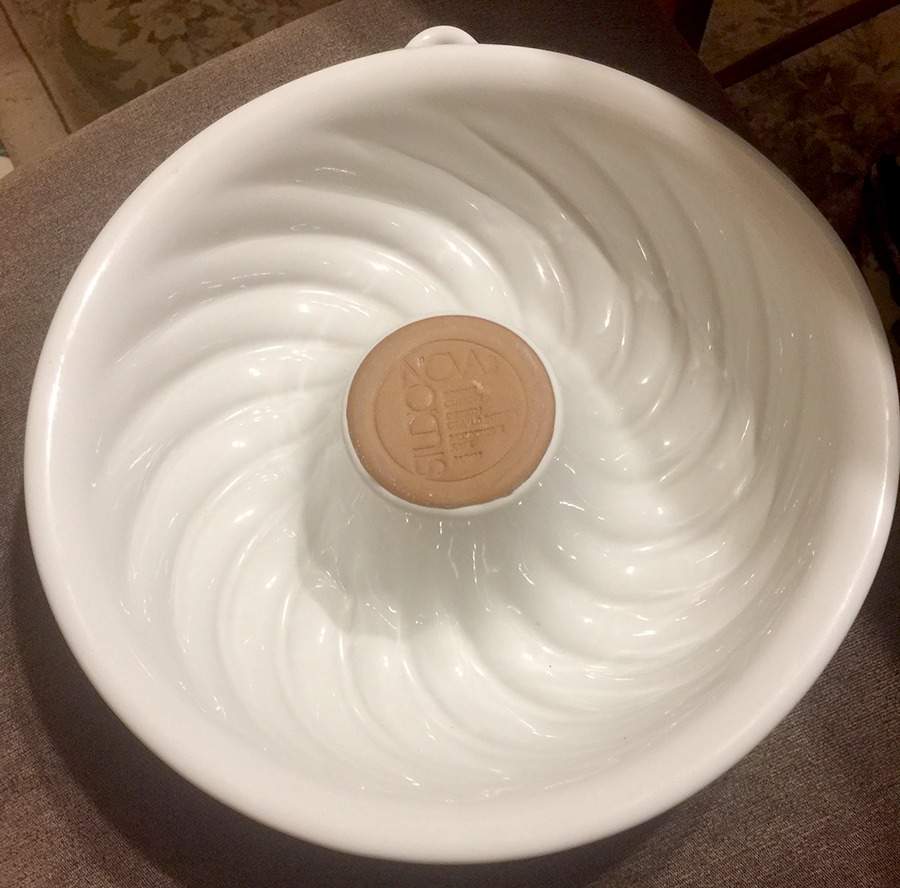 Bonne Cuisine Bundt Pan by Studio Nova-1