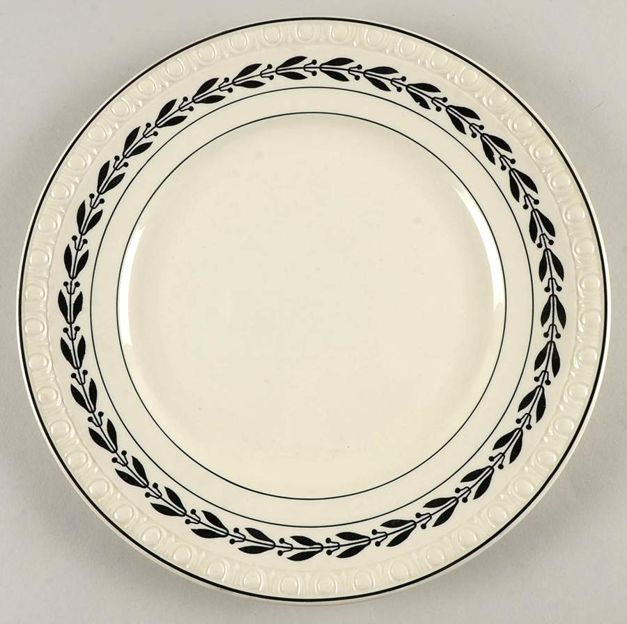 Laurel Black Dinner Plate by Spode-1