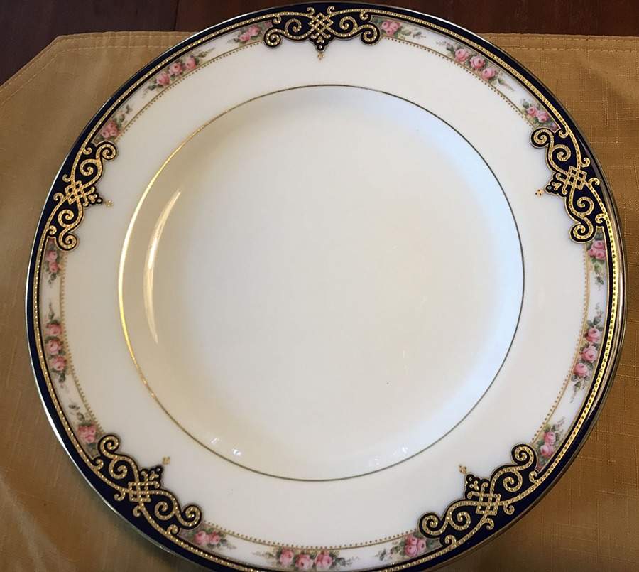 R3325 Dinner Plate by Spode-1