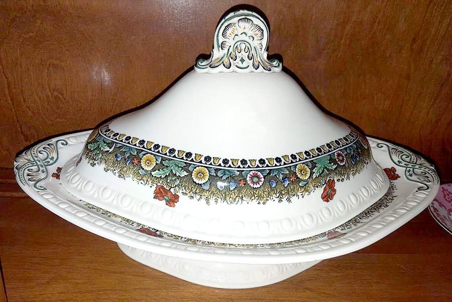 Meadow Multicolor Oval Covered Vegetable by Spode-1