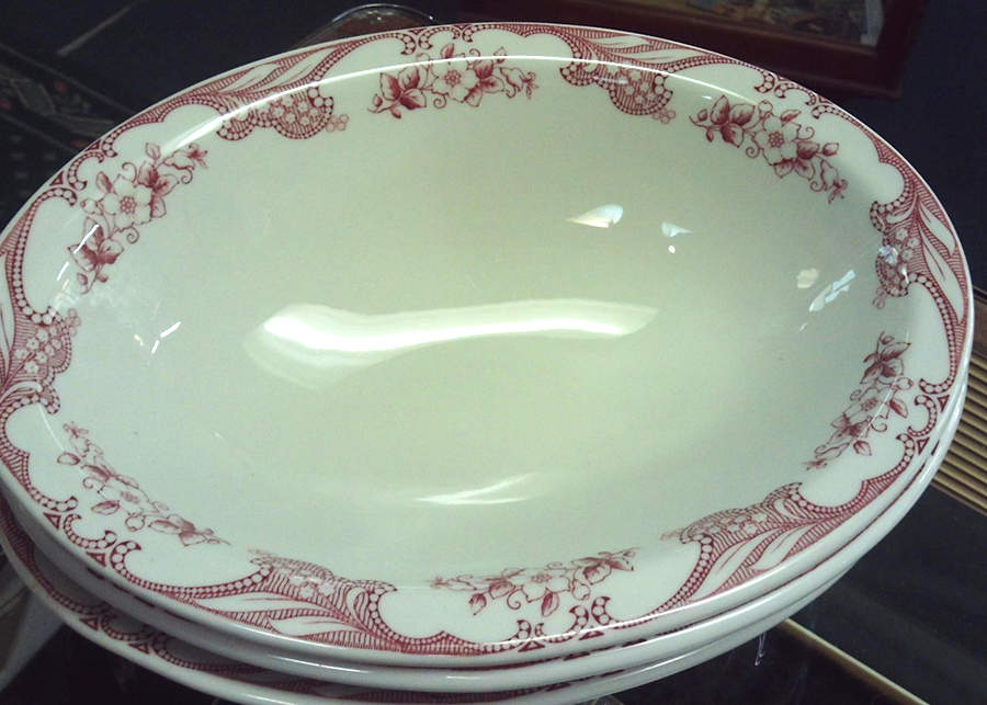 SHO418 9" Oval Vegetable Bowl by Shenango-1