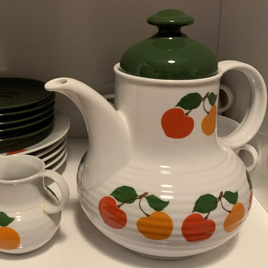 SLT541 Teapot & Lid by Seltmann-1