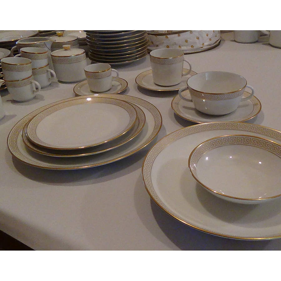 Splendour Key Gold Dinner Plate by Seltmann-1