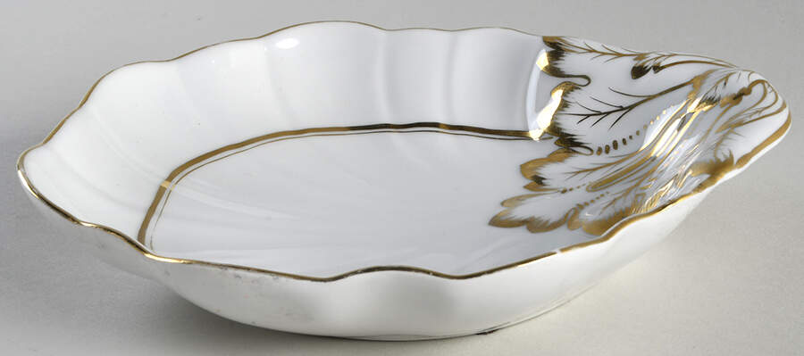 G601 9" Shell Shaped Dish by Sadek-1