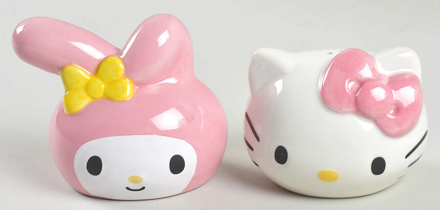 Hello Kitty (Miscellaneous) Salt & Pepper Set by Silver Buffalo-1
