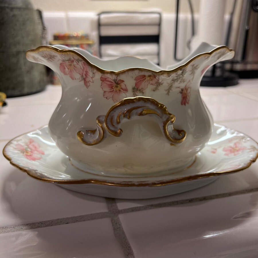 SCH820 Gravy Boat with Attached Underplate by Schumann - Bavaria-1
