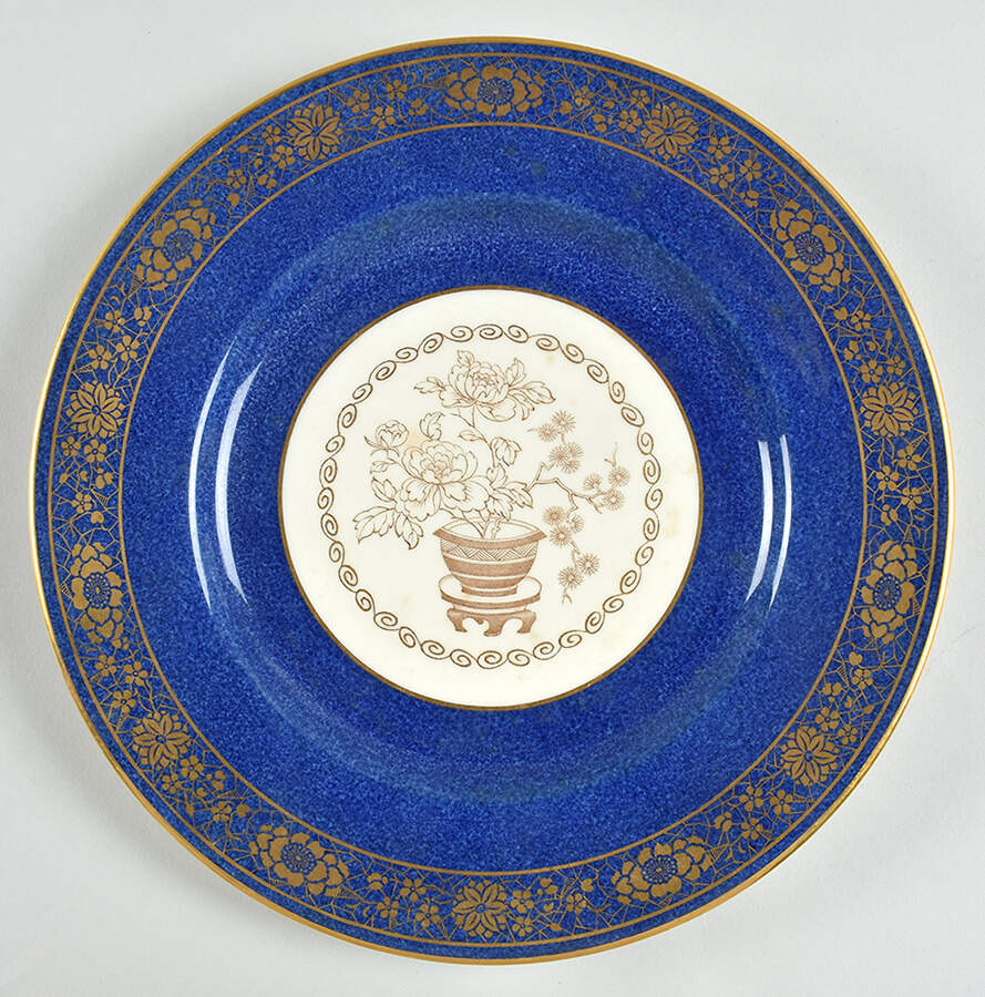 R8921 Luncheon Plate by Spode-1