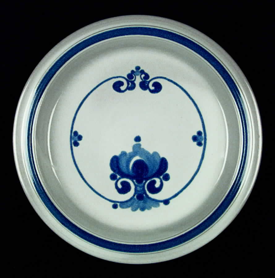 Fantasy (Blue Flowers, Rim Shape) Dinner Plate by Tirschenreuth-1