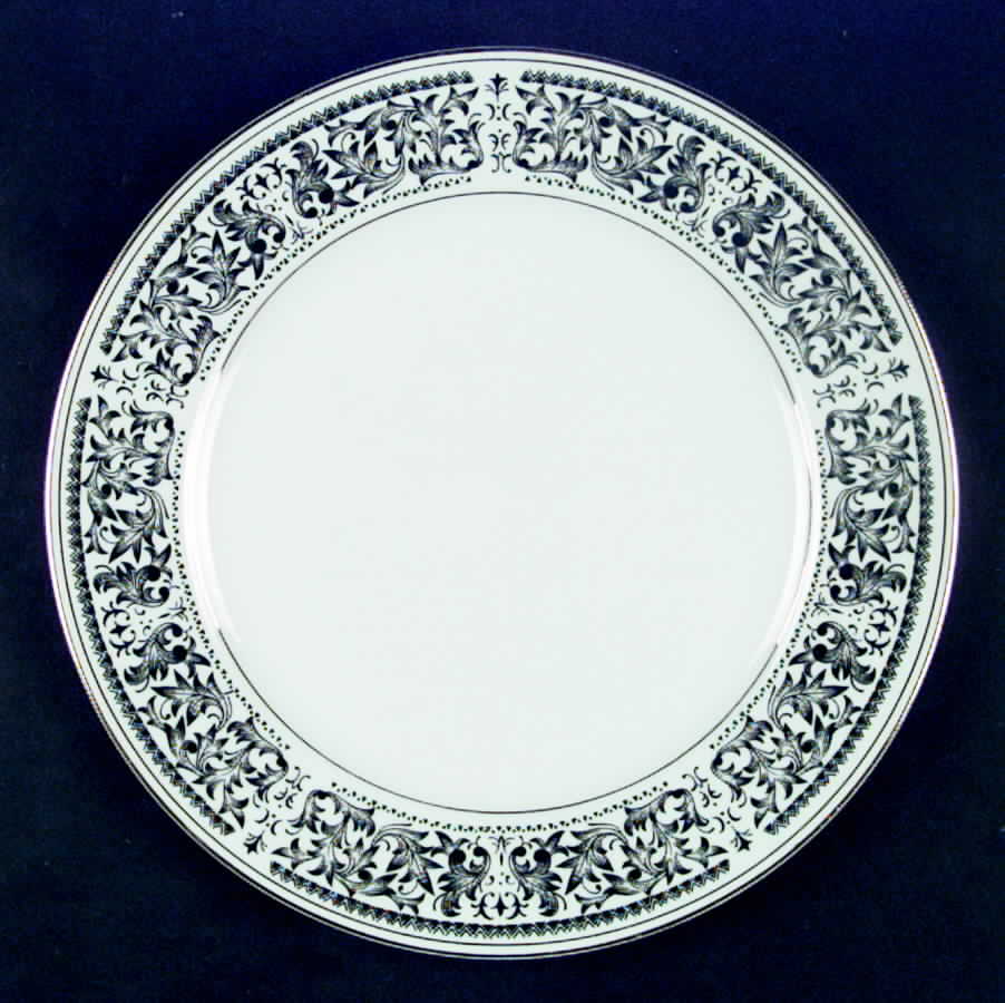 Brocade Dinner Plate by Taihei-1