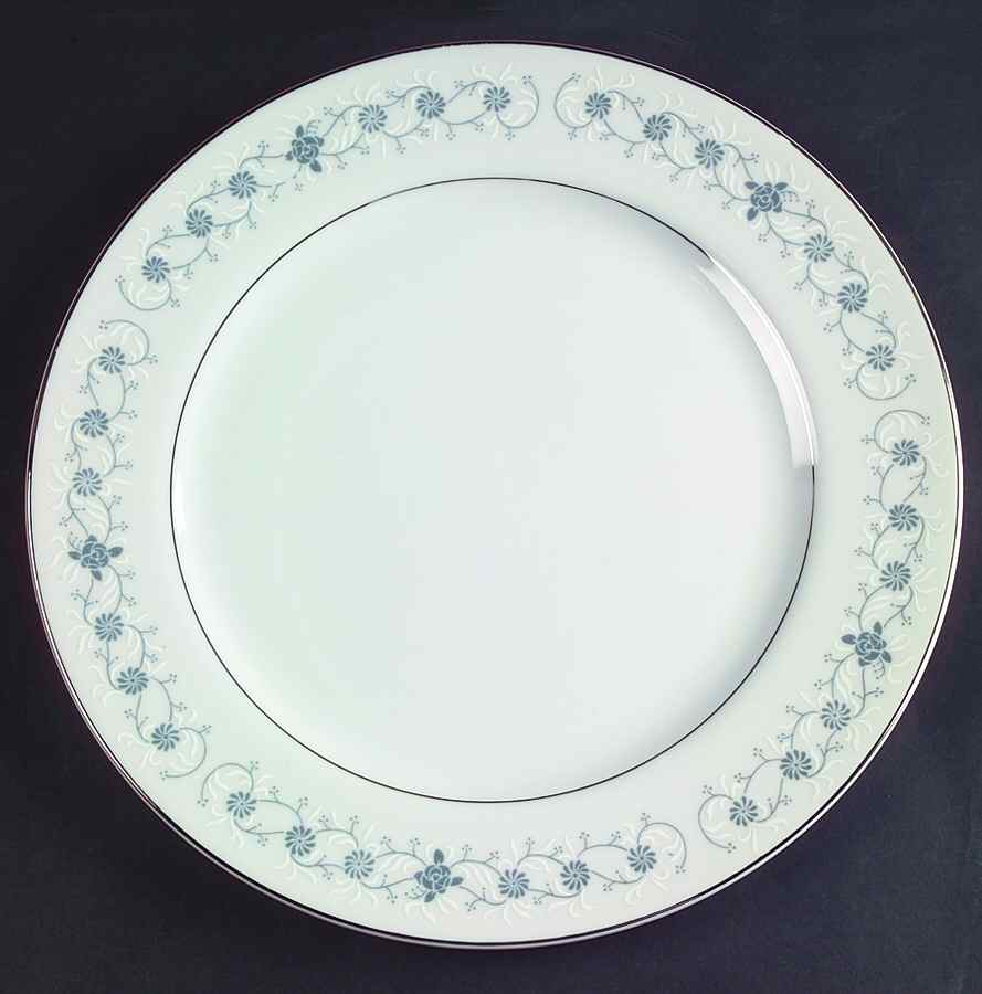 Duchess Dinner Plate by Taihei-1