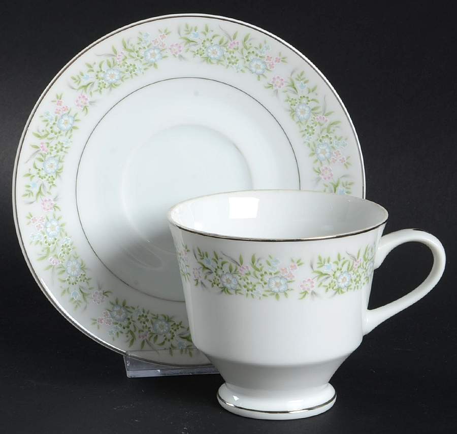 Springtime Footed Cup & Saucer Set by Taihei-1