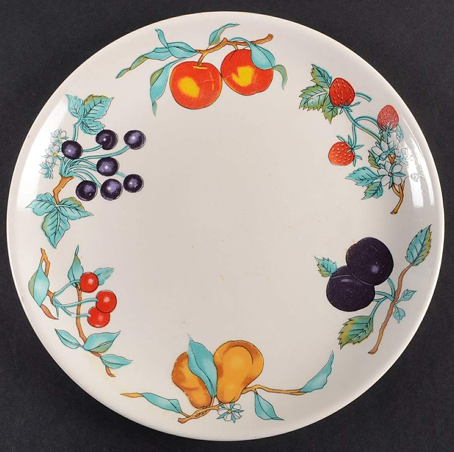 Dulcie Luncheon Plate by Tabletops Unlimited-1