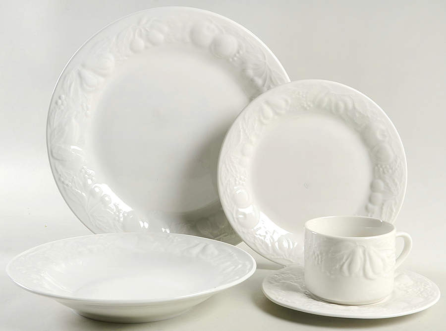 Fruit De Blanc 4 Piece Place Setting by Tabletops Unlimited-1