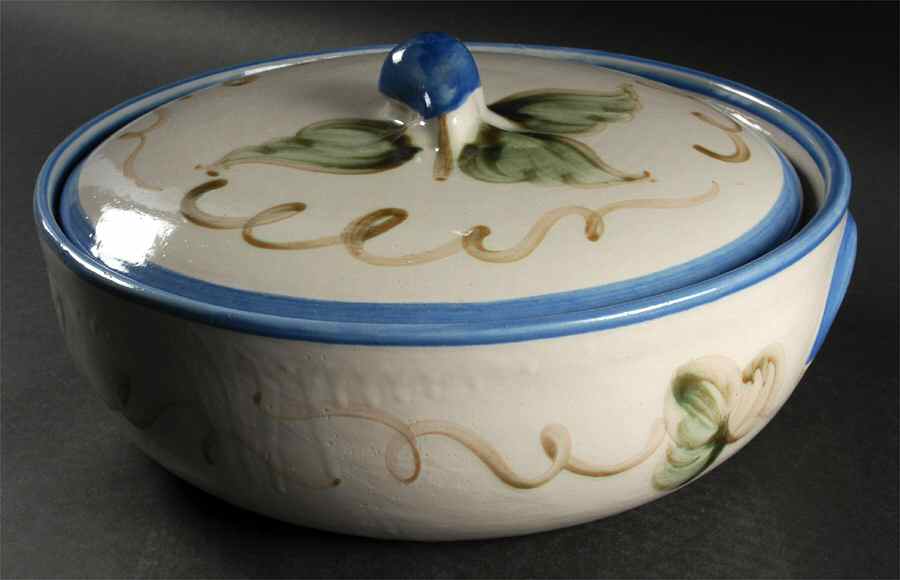 Vintage Blue 4 Quart Round Covered Casserole by John B Taylor-1