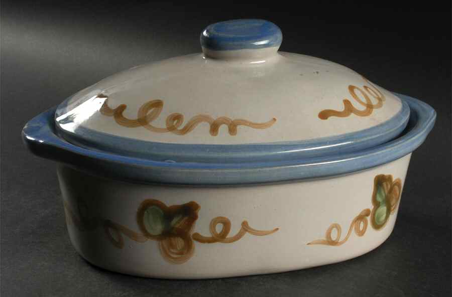 Vintage Blue 1.75 Quart Oval Covered Casserole by John B Taylor-1