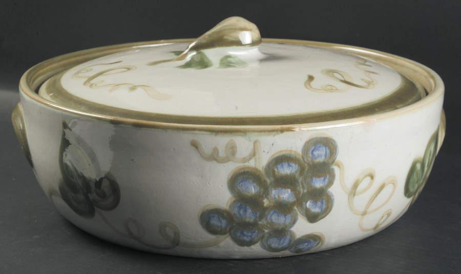 Vintage Olive Green 6 Quart Round Covered Casserole by John B Taylor-1