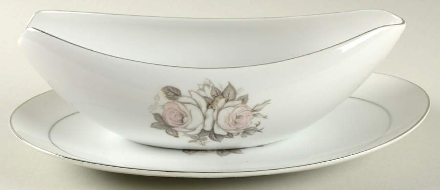 Encanto Gravy Boat & Underplate/Relish by Three Castle-1
