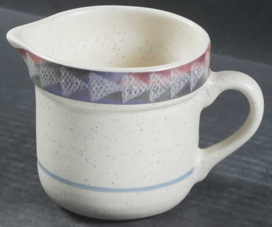 Horizon Creamer by Treasure Craft-1