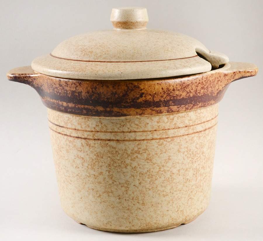 Palomino Bean Pot & Lid by Treasure Craft-1