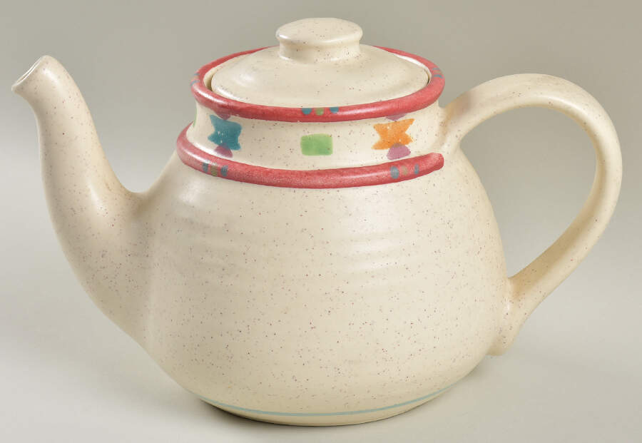 Saratoga Teapot & Lid by Treasure Craft-1