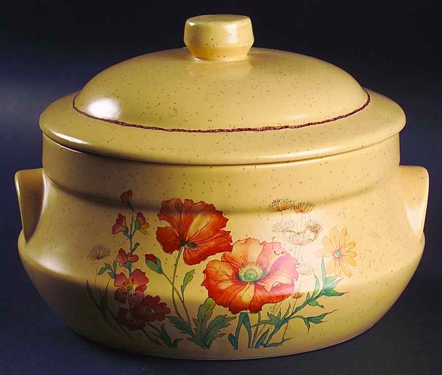 Wildflower 2.25 Qt Round Covered Casserole by Treasure Craft-1