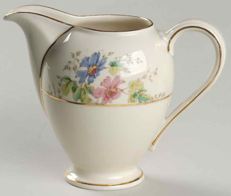 04491 (Cream Background) Creamer by Thomas-1