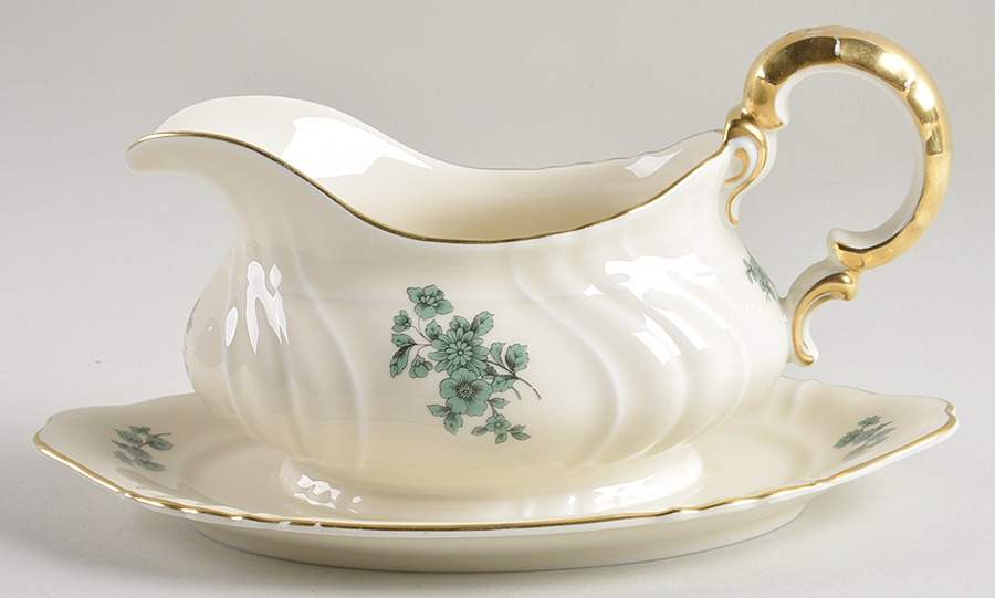 04673 Gravy Boat with Attached Underplate by Thomas-1