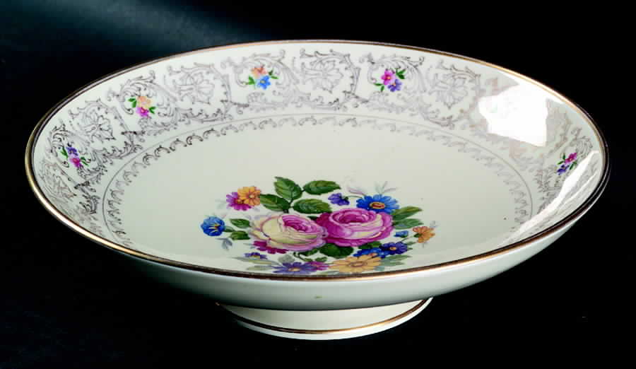 04955 Large Footed Fruit Bowl by Thomas-1