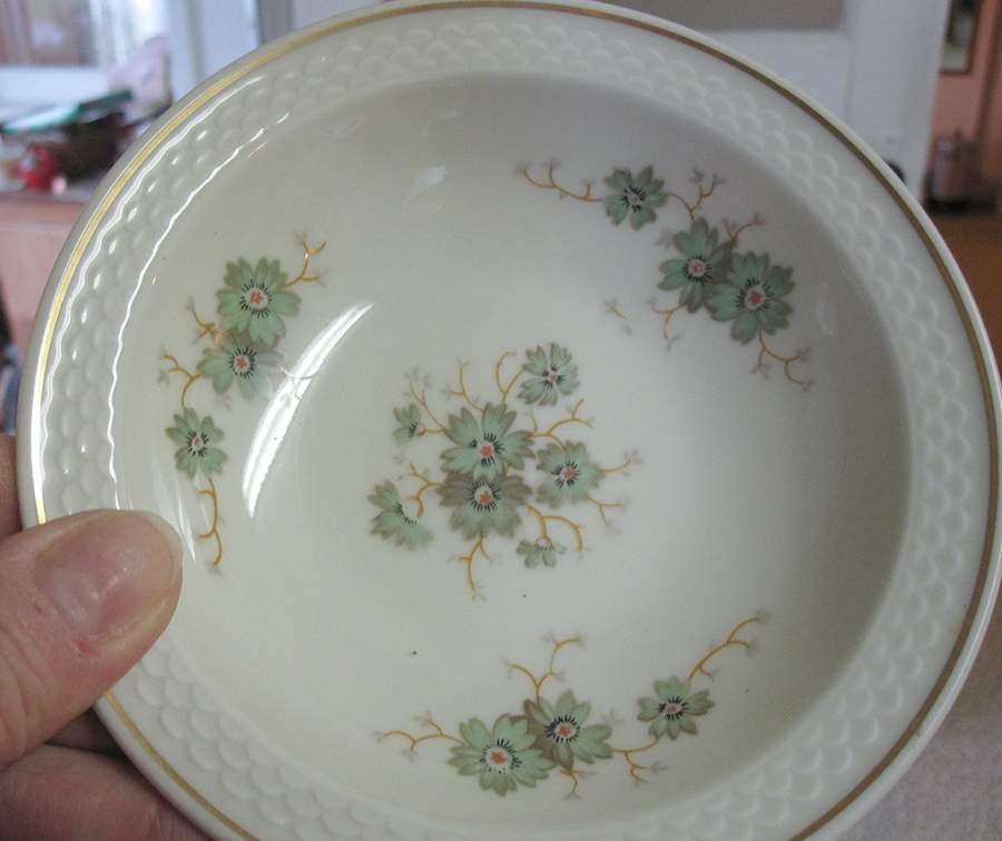 07077 (Cream) Rim Fruit/Dessert (Sauce) Bowl by Thomas-1