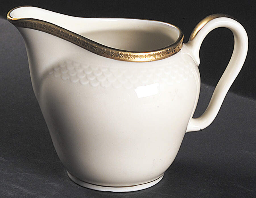 09288 Creamer by Thomas-1