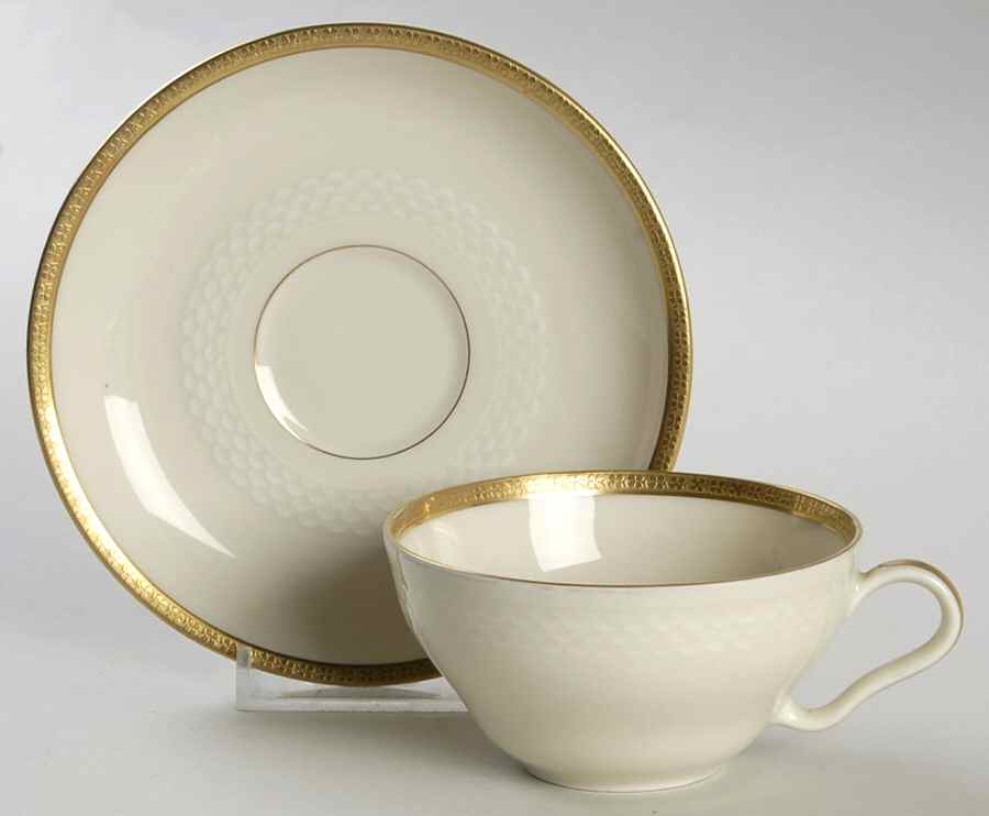 09288 Flat Cup & Saucer Set by Thomas-1