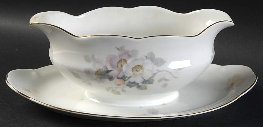 2795 Gravy Boat with Attached Underplate by Thomas-1