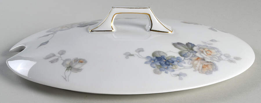 2804 (Smooth) Lid for Oval Tureen by Thomas-1