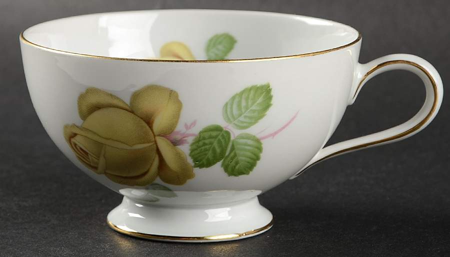 3287 Footed Cup by Thomas-1