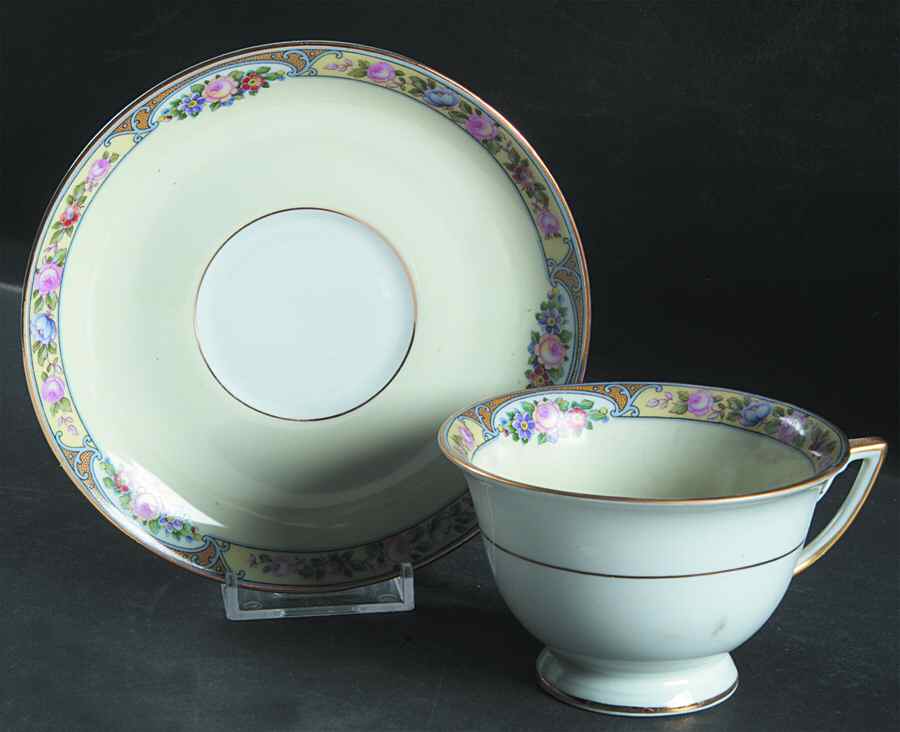 3816 Footed Cup & Saucer Set by Thomas-1