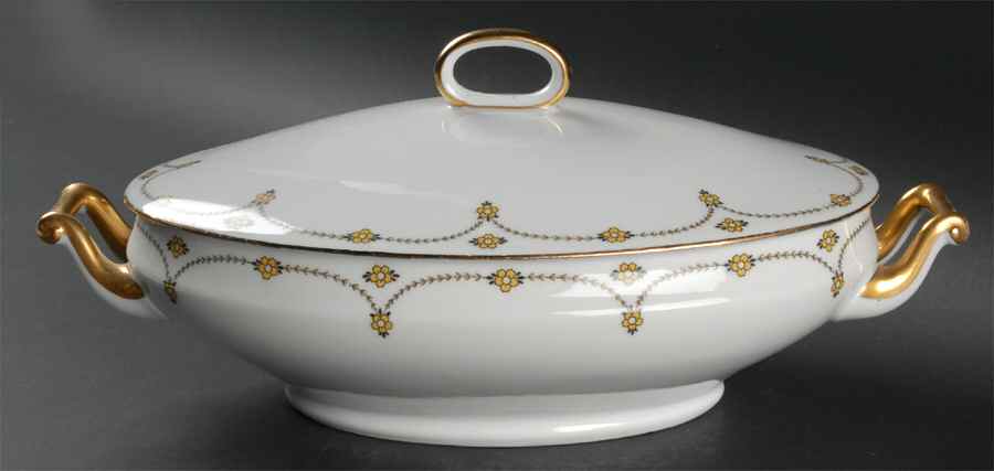 5773 Oval Covered Vegetable by Thomas-1
