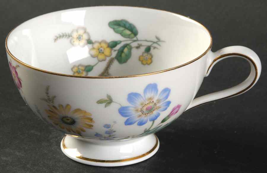 7373 Footed Cup by Thomas-1