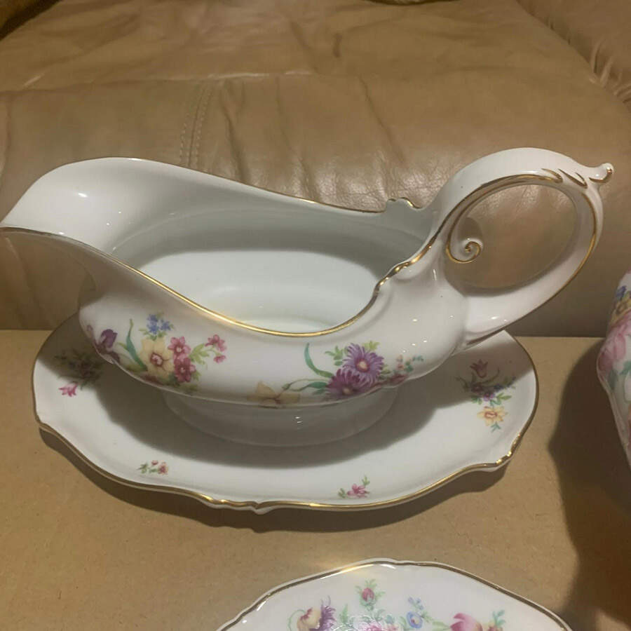 Estoril Gravy Boat with Attached Underplate by Thomas-1