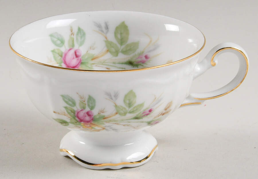7470 (White, Scalloped) Footed Cup by Thomas-1