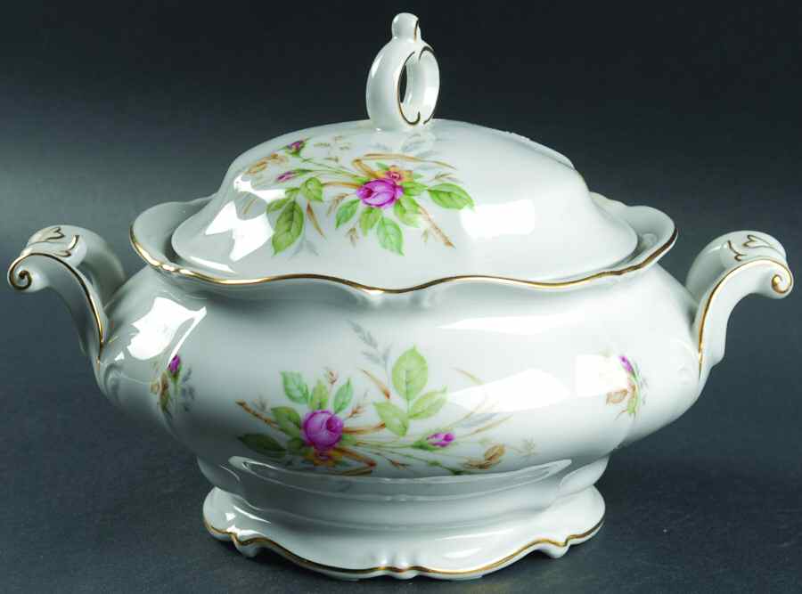 7470 (White, Scalloped) Round Covered Vegetable by Thomas-1