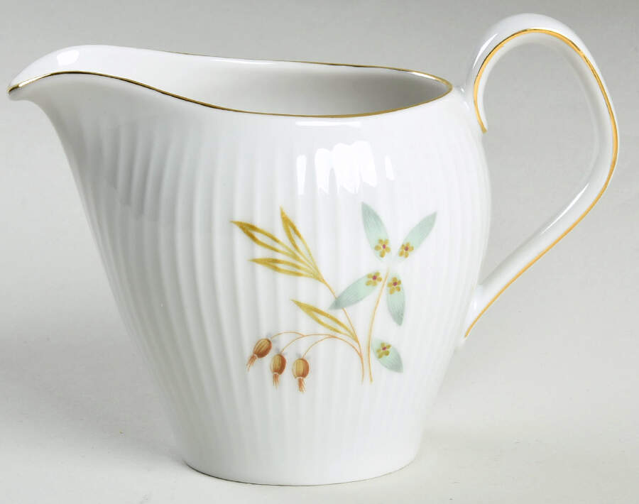 7472 (Rim, Ribbed) Creamer by Thomas-1