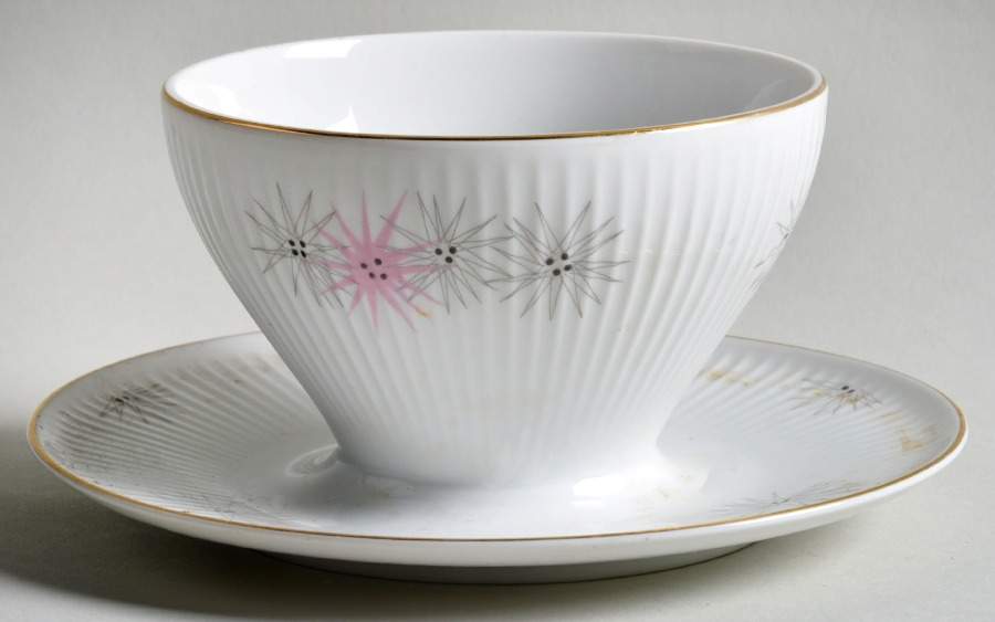 7529 (Gold Trim) Gravy Boat with Attached Underplate by Thomas-1
