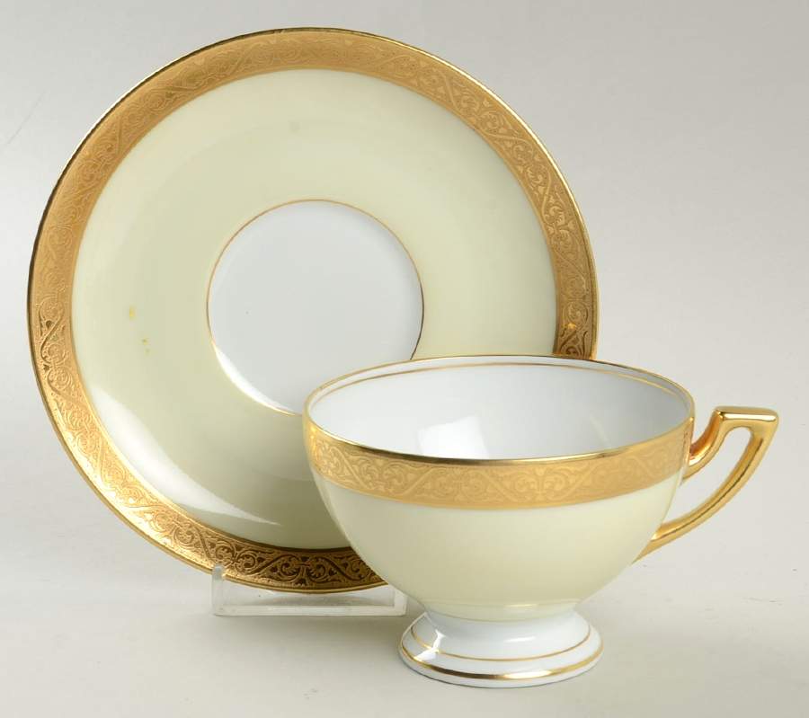 9160 Footed Cup & Saucer Set by Thomas-1