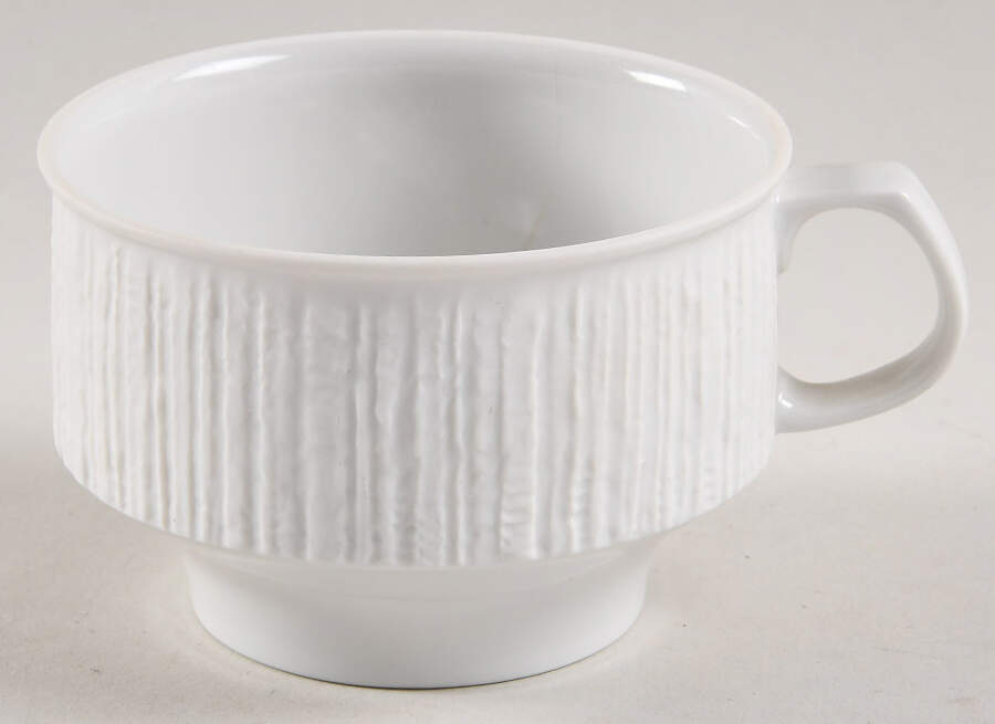 Arcta White Flat Cup by Thomas-1