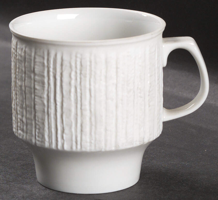 Arcta White Flat Cup by Thomas-1