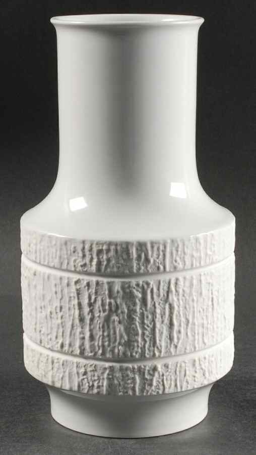 Arcta White 9" Vase by Thomas-1