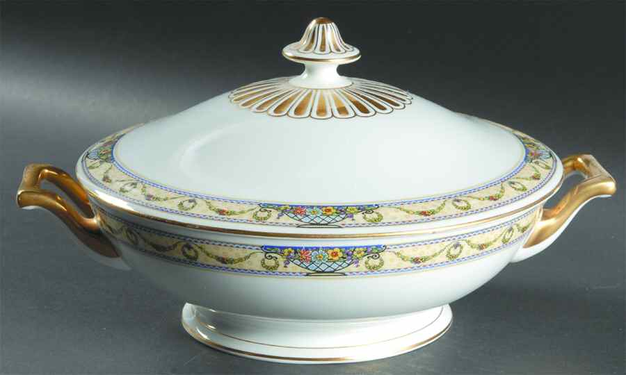 The Arlington (White Border & Center) Round Covered Vegetable by Thomas-1